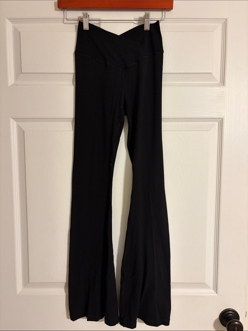 Aerie OFFLINE Real Me High-Waisted Crossover Flare Leggings Black Size S